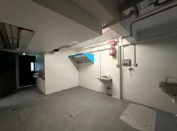 Sims Avenue (D14), Retail #586541991